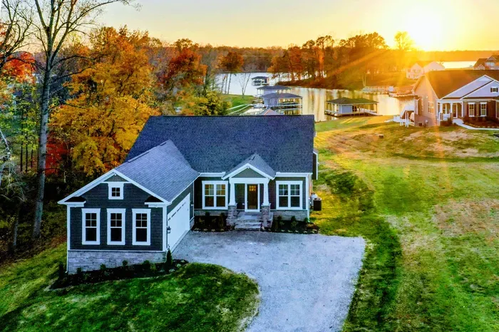 Lakefront Retreat – Enjoy stunning sunsets, a private dock, and direct lake access at S’more Lake Anna. Relax, unwind, and explore!