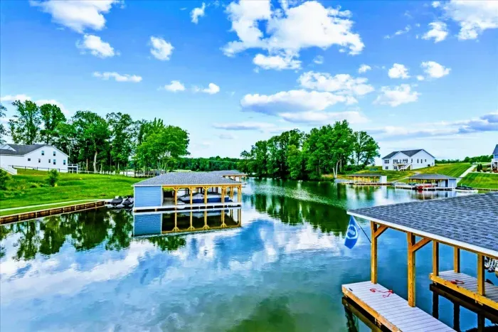 Serene lakefront views – Enjoy peaceful waters, a private dock, and endless lake adventures at S’more Lake Anna. Relax, explore, and soak in the beauty!
