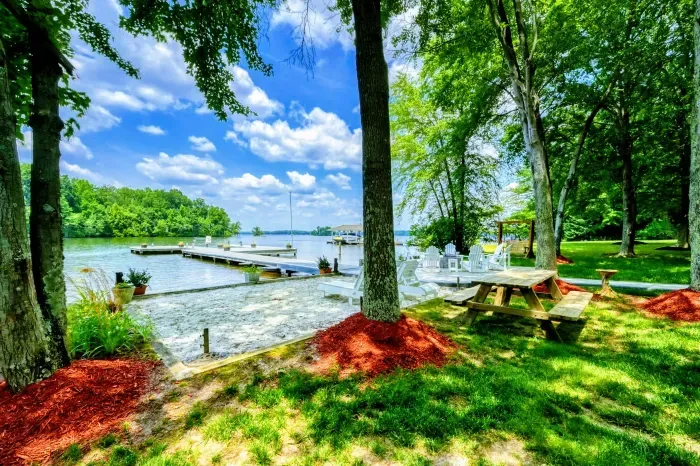 Shaded Lakeside Picnic and Play Area – Relax at this scenic picnic spot by Lake Anna, complete with a sandy area for kids to play. Nestled among mature trees with a view of the pier, it's perfect for family outings and tranquil afternoons by the wate