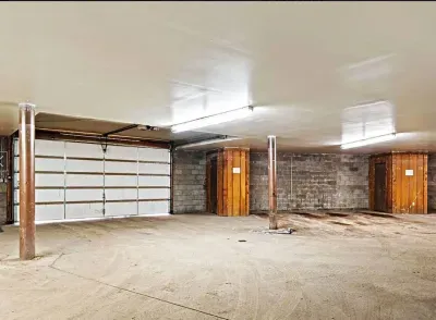 Enjoy the convenience of a dedicated parking space in your garage, along with a private locker for your skis and snowboards.