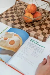 The best kitchens invite creativity—whether you’re flipping through cookbooks, trying a new recipe, or filling a bowl with fresh fruit from the local market. Camp Kindred makes cooking together part of the memory