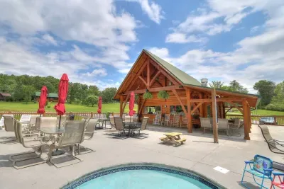 Seasonal Community pool.