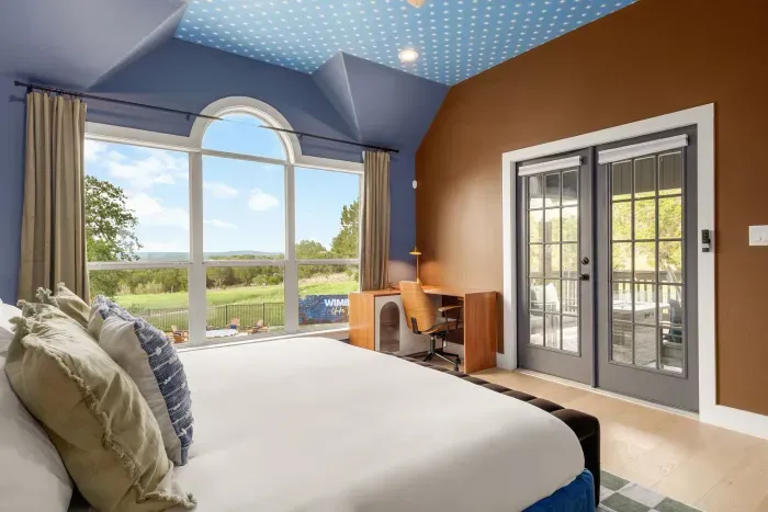 King Bed Sleeping under the stars with Private Balcony