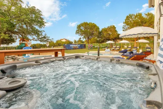 8 Person Hot Tub