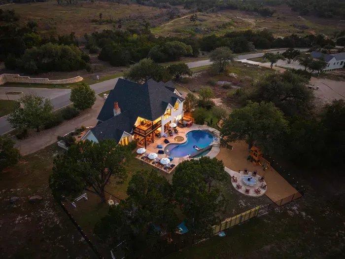 Stargazing+Pool+HotTub+GameRoom+PlayRoom•Sleeps18 - image 109 of 121