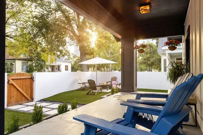 Pool + Hot Tub, 6 Rooms, Luxury Downtown Retreat - image 25 of 71