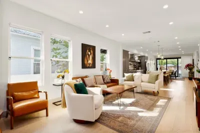 Pool + Hot Tub, 6 Rooms, Luxury Downtown Retreat - image 26 of 71