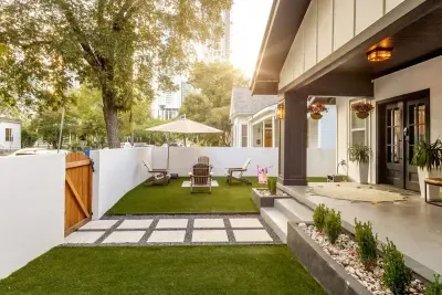 Pool + Hot Tub, 6 Rooms, Luxury Downtown Retreat - image 24 of 71