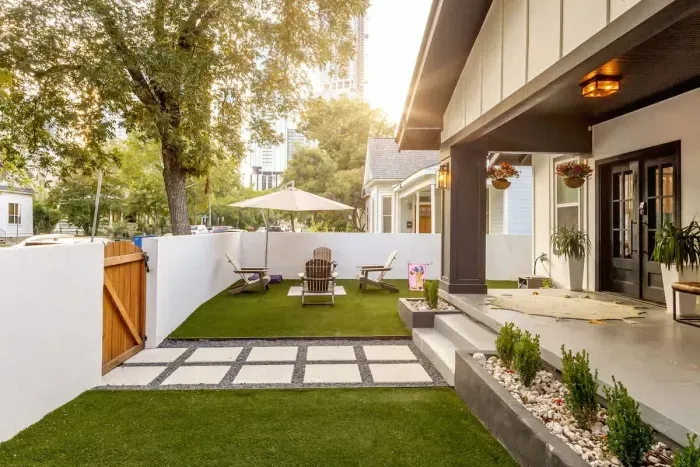 Pool + Hot Tub, 6 Rooms, Luxury Downtown Retreat - image 24 of 71