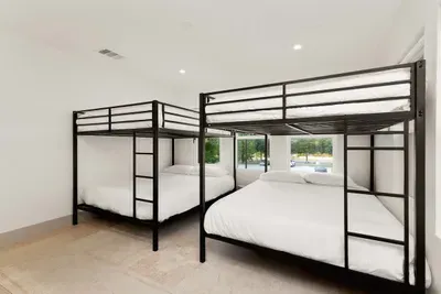 Pool + Hot Tub, 6 Rooms, Luxury Downtown Retreat - image 58 of 71