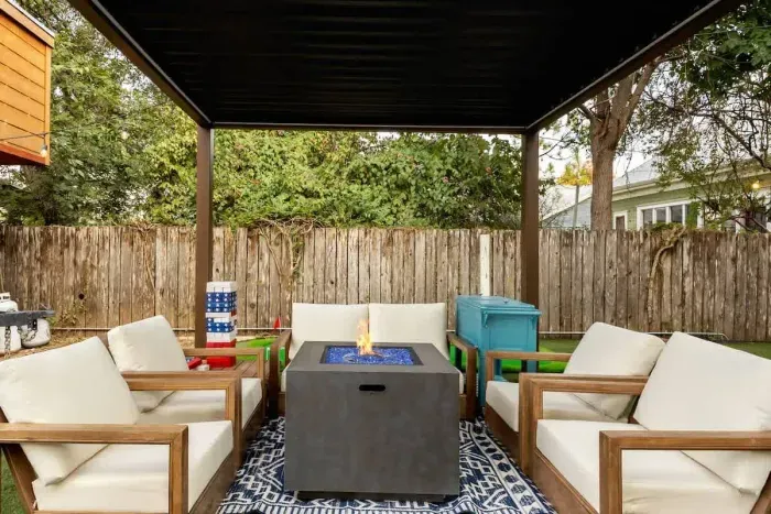 Pool + Hot Tub, 6 Rooms, Luxury Downtown Retreat - image 16 of 71