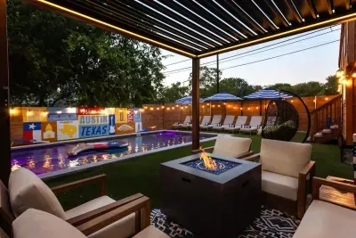 Pool + Hot Tub, 6 Rooms, Luxury Downtown Retreat