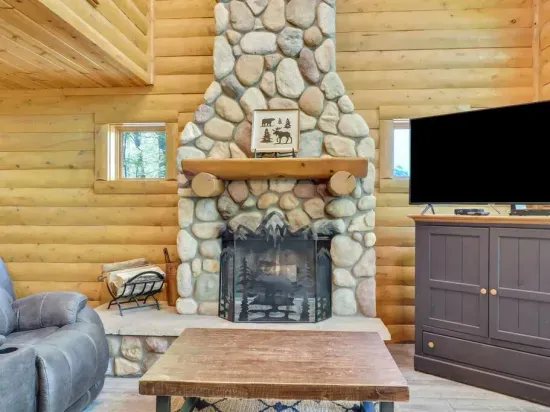 Snow and Swing Mountain Cabin