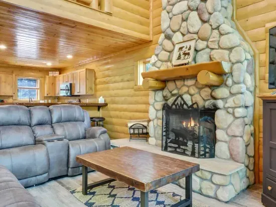 Snow and Swing Mountain Cabin