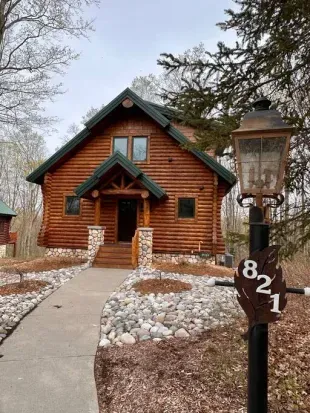 Snow and Swing Mountain Cabin