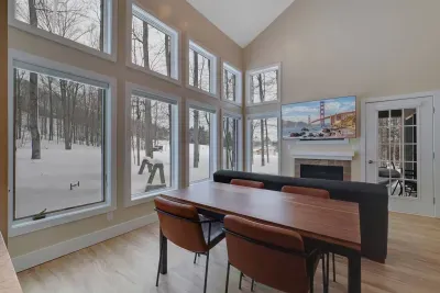 The building in the window is the 8 man lift loading area!