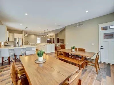 Main Level Dining Area