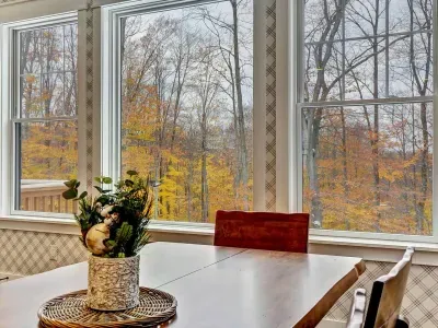 Main Level Dining with chair Lift view