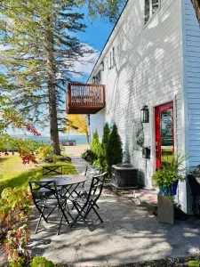 Hemmingway's Charlevoix Pied-a-terre - image 40 of 40