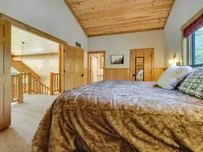 Master with private full bathroom 