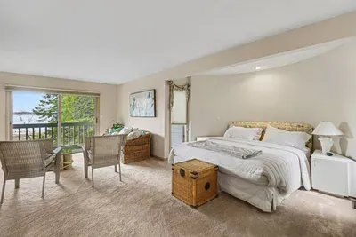 Oyster Bay - image 17 of 40