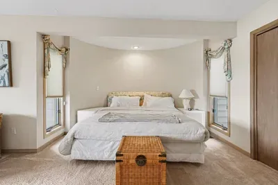 Oyster Bay - image 19 of 40