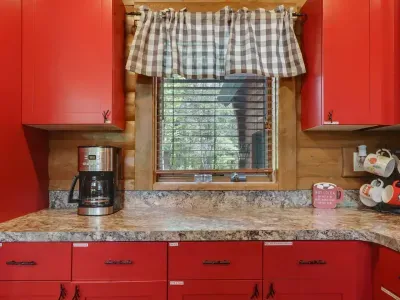 Drip type coffee maker