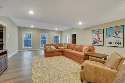 lower walk out to ski area