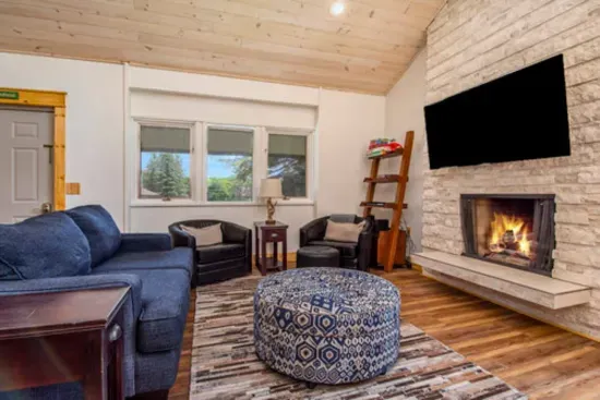 Base Camp Lodge Mountain Retreat
