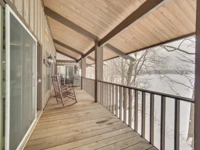 Wrap around upper deck  with gas grill