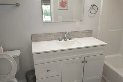 Ensuite Bath Area