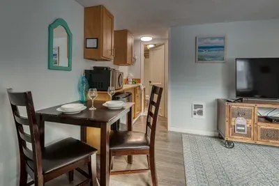 S2 - Cowabunga - Surf Inn - 2 Bed 2 Bath - image 38 of 71