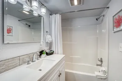 S2 - Cowabunga - Surf Inn - 2 Bed 2 Bath - image 40 of 71