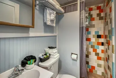 S2 - Cowabunga - Surf Inn - 2 Bed 2 Bath - image 41 of 71