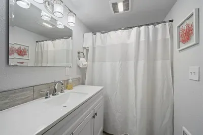 S2 - Cowabunga - Surf Inn - 2 Bed 2 Bath - image 17 of 71