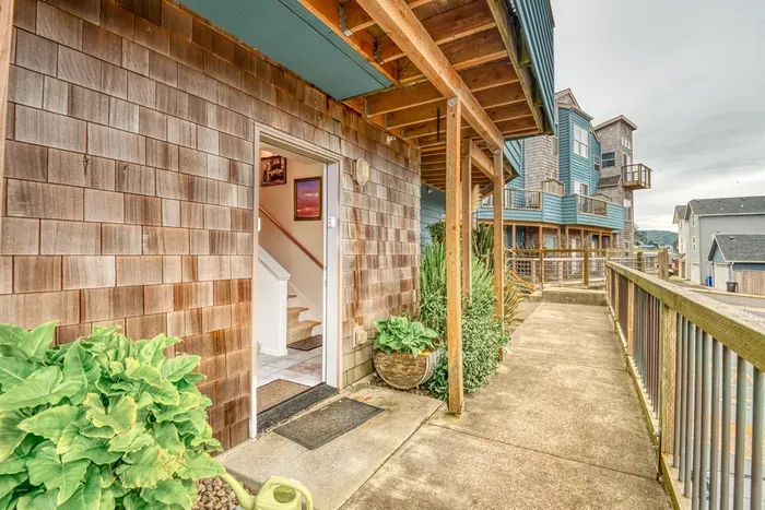 Main Ocean Facing Entry