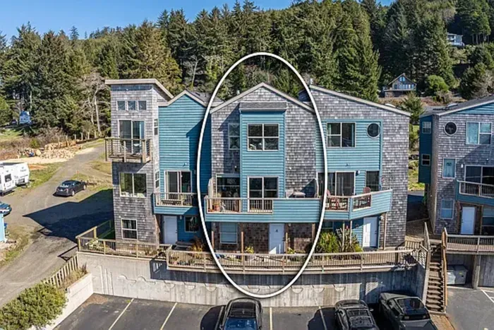 Center Unit Upper Level