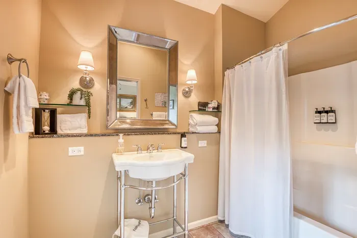 Guest Bathwith Tub Shower Combo