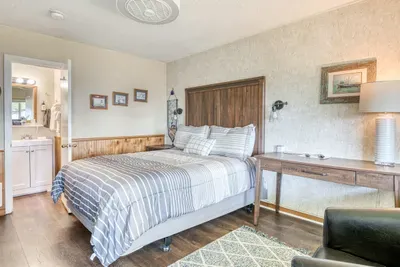 T11 - Trawler @ Trollers Lodge