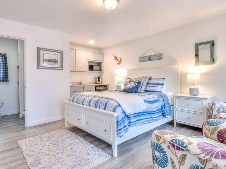 W4 - Blue - Whale Inn - image 1 of 11