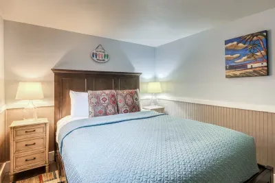 S6 - Hang Ten - Surf Inn - image 29 of 58
