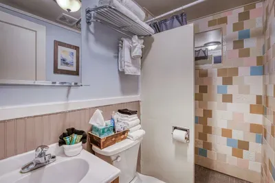 S6 - Hang Ten - Surf Inn - image 31 of 58