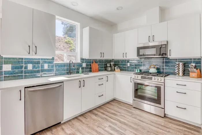 Kitchen w/Range & Dishwasher