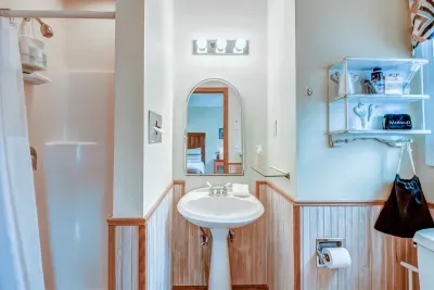 T02 Bath