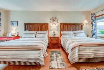 T02 Queen Beds