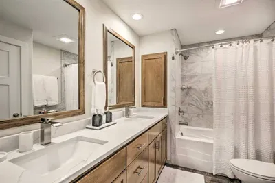 Bathroom 1 | Complimentary Toiletries