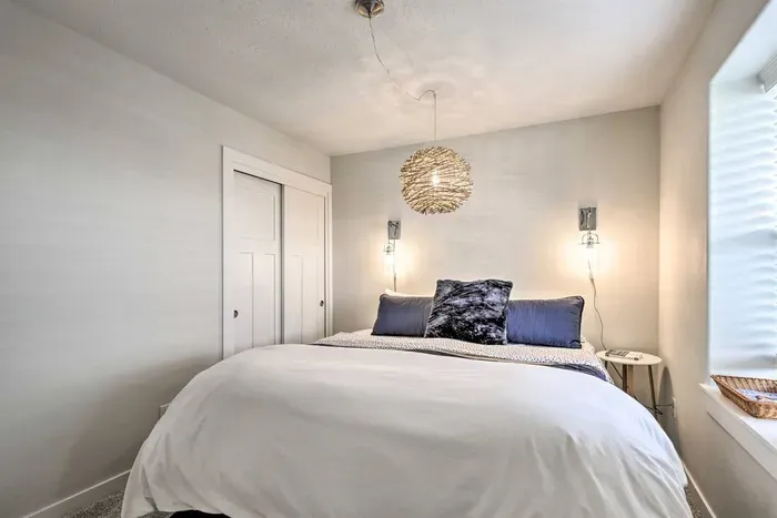 Bedroom 2 | King Bed