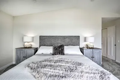 Bedroom 1 | King Bed