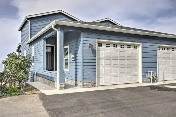 Driveway (2 Vehicles) | Garage (1 Vehicle)