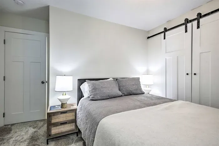 Bedroom 3 | Queen Bed